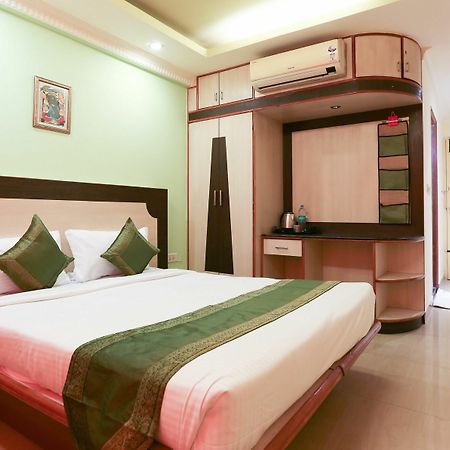 ホテル Treebo Trip Grand Regency バンガロール エクステリア 写真