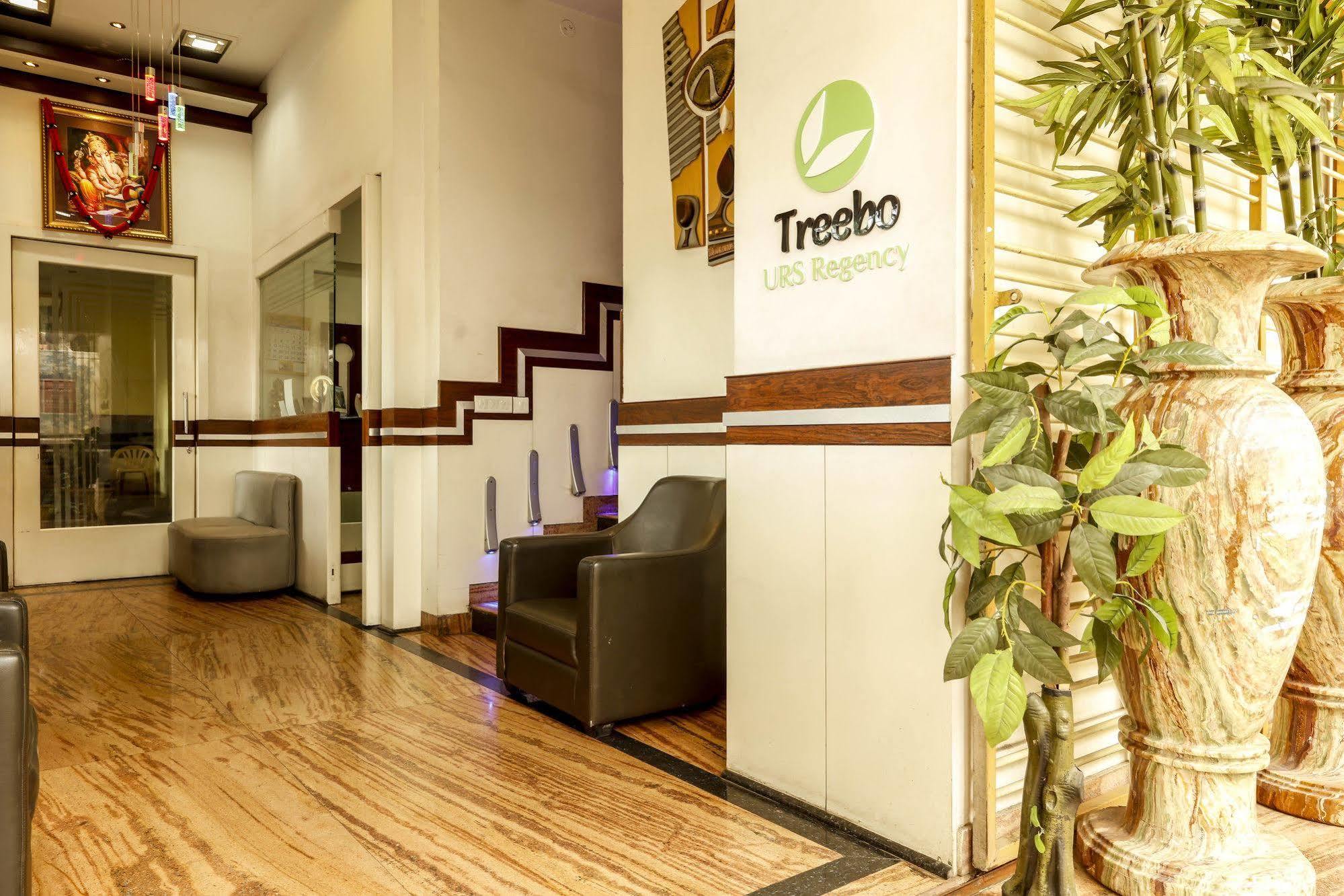 ホテル Treebo Trip Grand Regency バンガロール エクステリア 写真