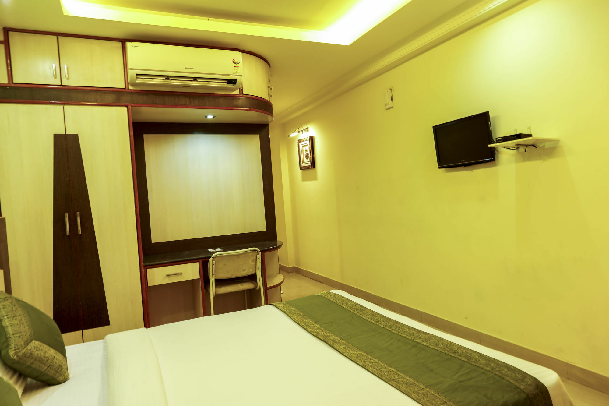 ホテル Treebo Trip Grand Regency バンガロール エクステリア 写真